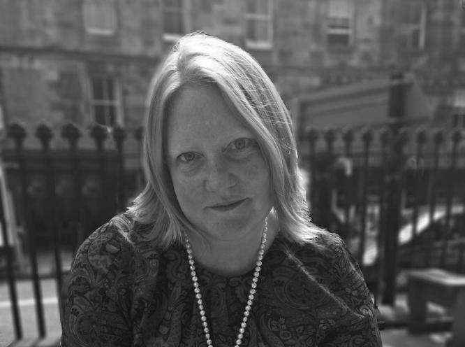 debs atthehub bw crop